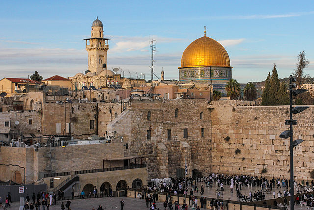 640px-western_wall_with_the_dome_of_the_rock_in_background